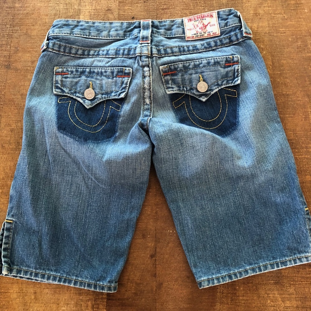True Religion Joey Shorts with side slits 10.5"